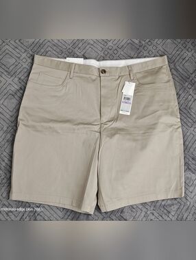 Calvin Klein Men's Light Khaki Flat-Front Stretch Shorts Size 38